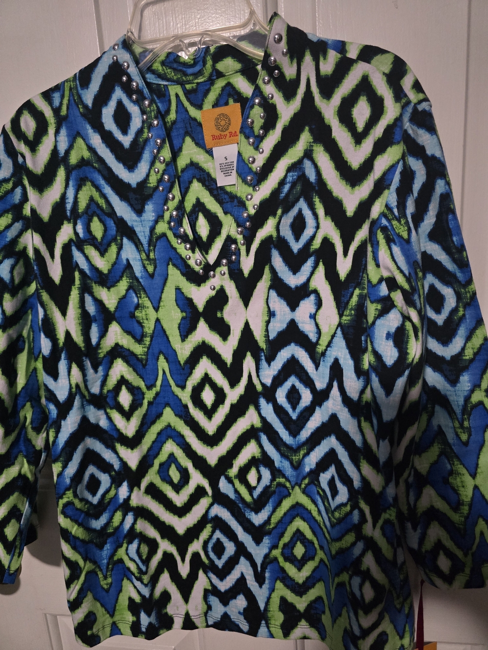 New Ruby Rd Embellished Geometric Print Top in Blue & Green